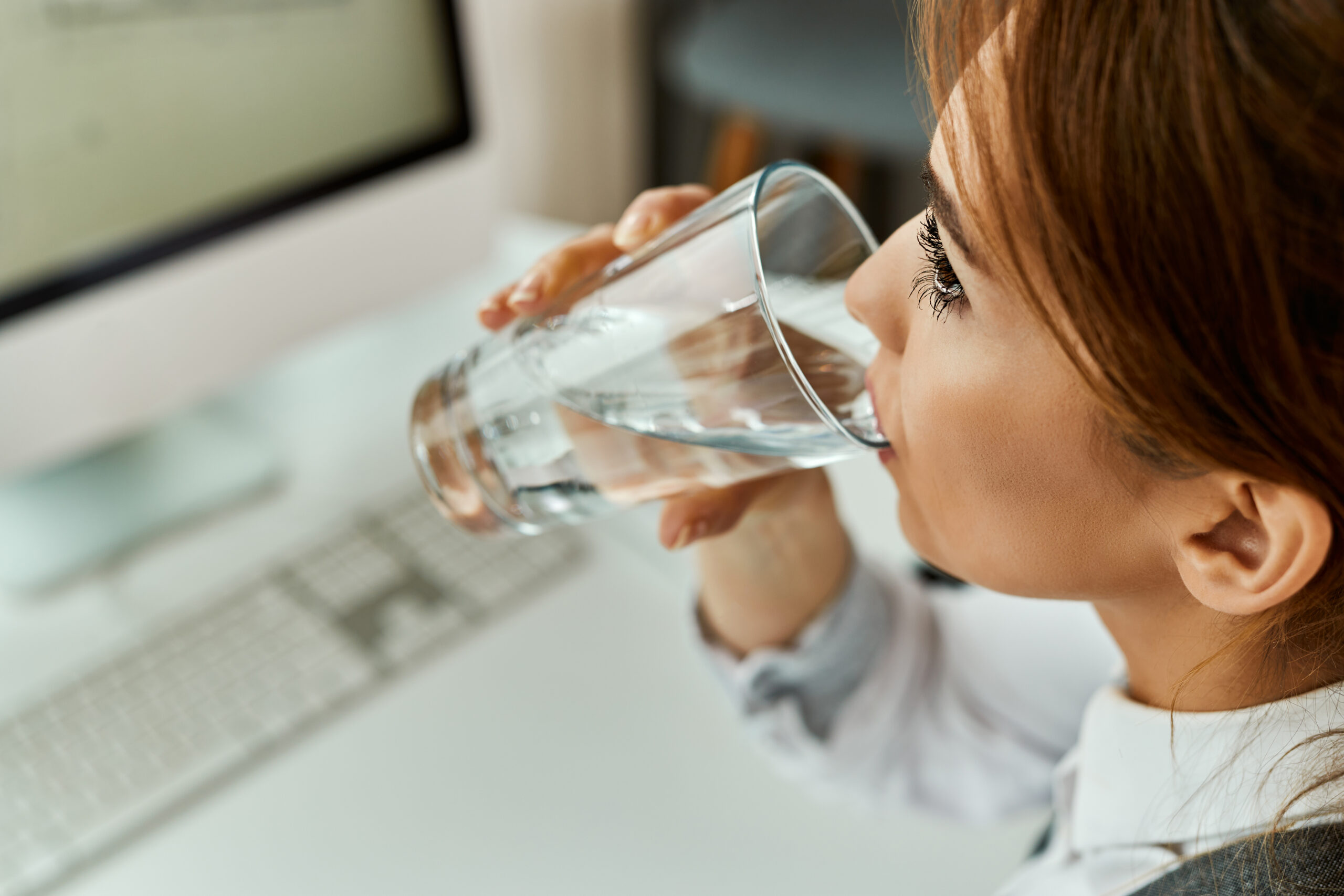 Read more about the article Cata apa trebuie sa consum zilnic?